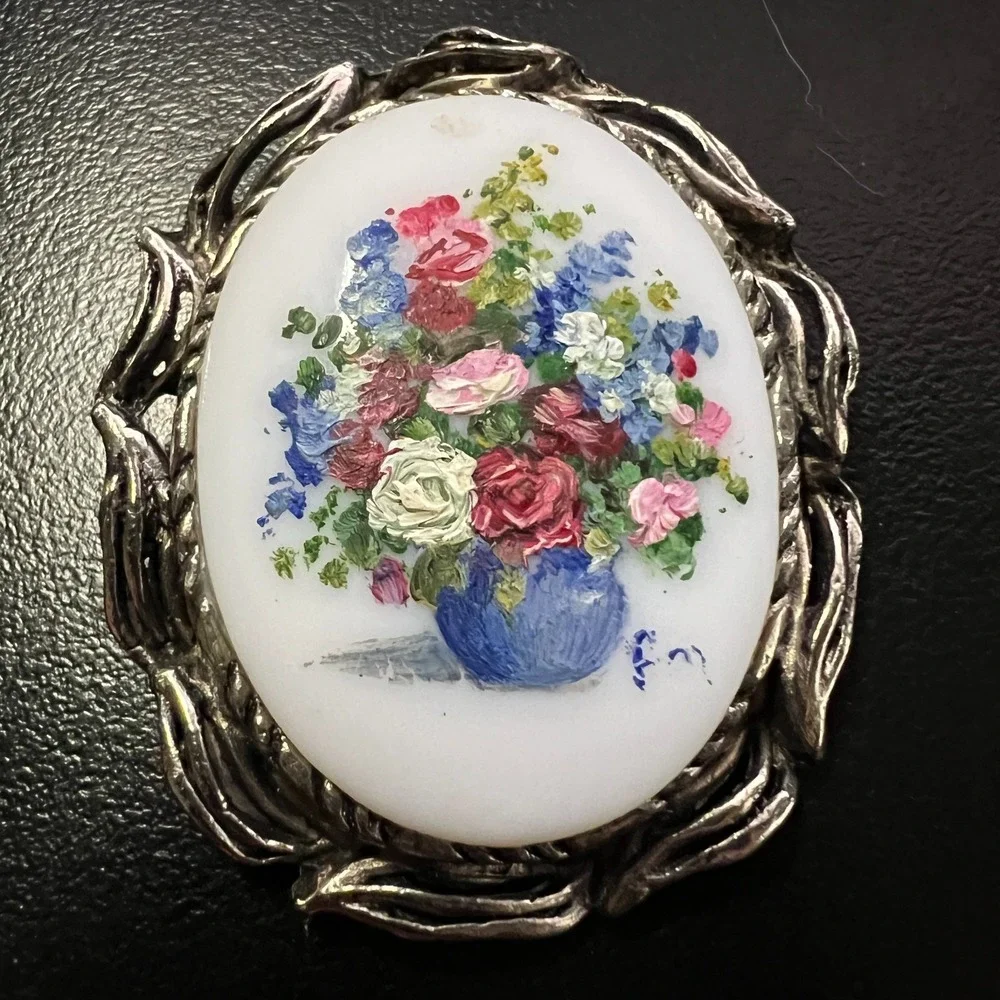 Estate vintage hand